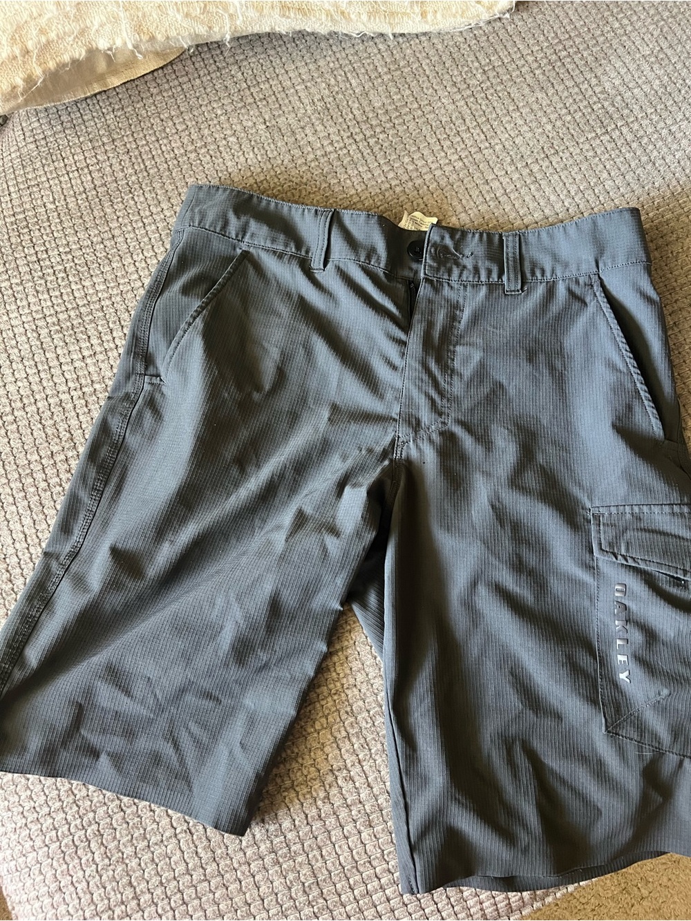 Oakley Men's Charcoal Gray Cargo Shorts